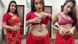 Actress Look Alike Bhabhi Saree Strips Nude